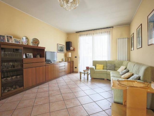 Appartamento in vendita a Parabiago, Lombardia