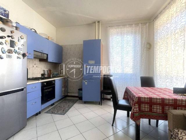 Appartamento in vendita a Parabiago, Lombardia