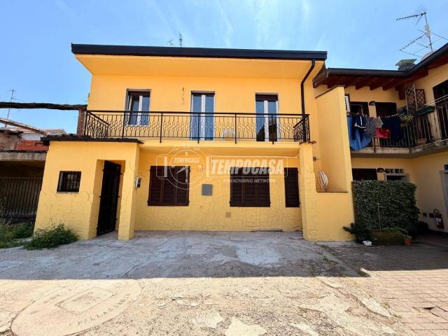 Appartamento in vendita a Parabiago, Lombardia