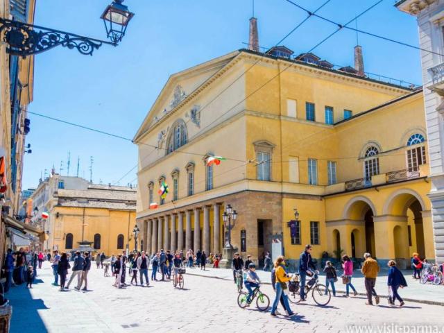 Appartamento in vendita a Parma Centro, Parma