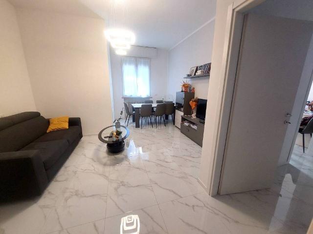 Appartamento in vendita a Lubiana, Parma