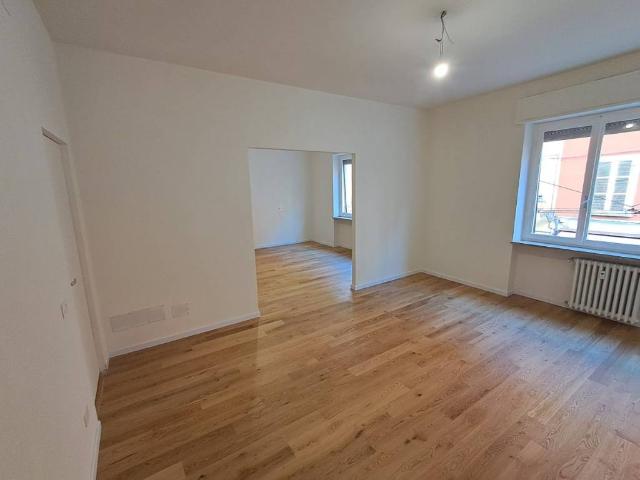 Appartamento in vendita a Parma Centro, Parma