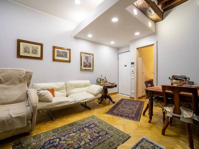 Appartamento in vendita a Parma Centro, Parma