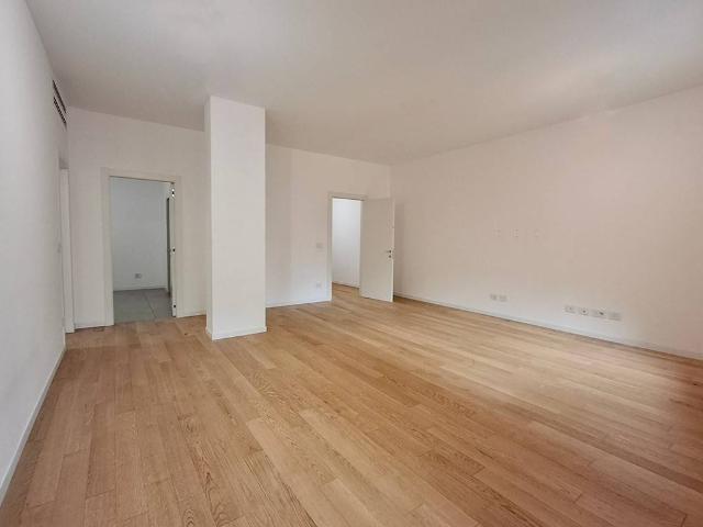 Appartamento in vendita a Parma Centro, Parma