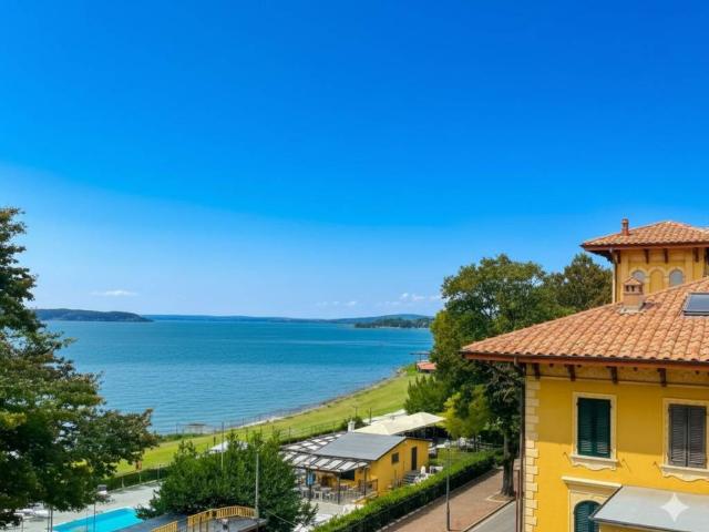 Appartamento in vendita a Passignano Sul Trasimeno, Umbria