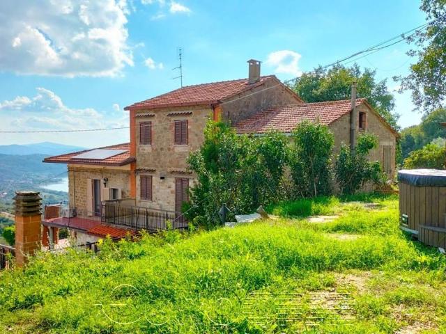 Appartamento in vendita a Passignano Sul Trasimeno, Umbria