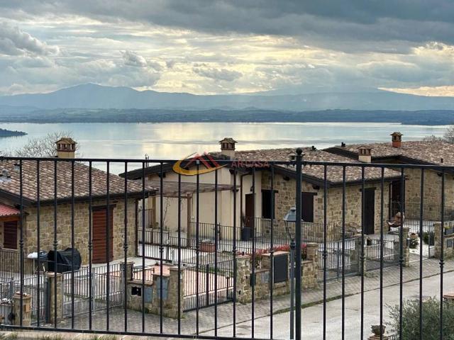 Appartamento in vendita a Passignano Sul Trasimeno, Umbria