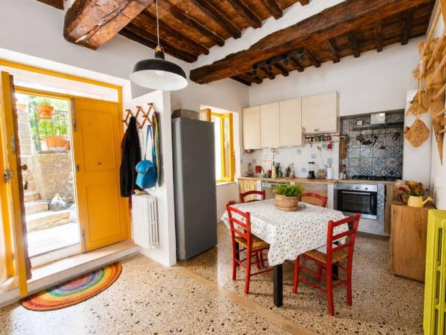 Appartamento in vendita a Passignano Sul Trasimeno, Umbria