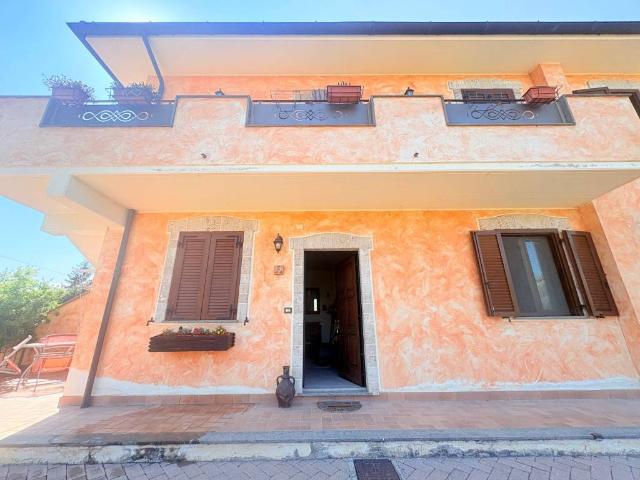 Appartamento in vendita a Cerqueto, Passignano Sul Trasimeno