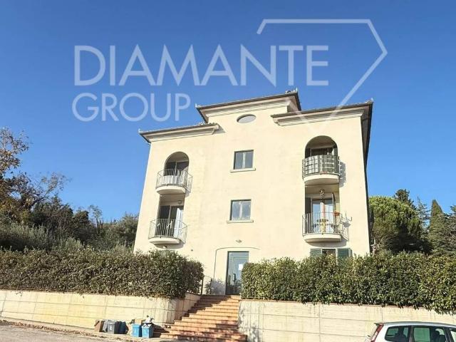 Appartamento in vendita a Passignano Sul Trasimeno, Umbria