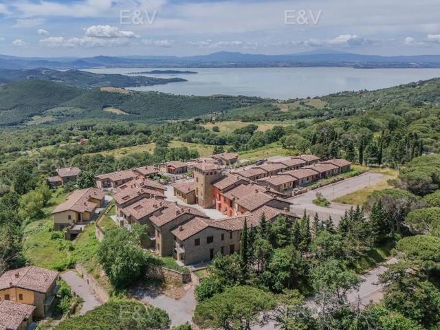 Appartamento in vendita a Passignano Sul Trasimeno, Umbria