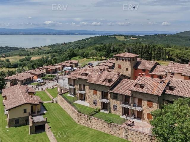 Appartamento in vendita a Passignano Sul Trasimeno, Umbria