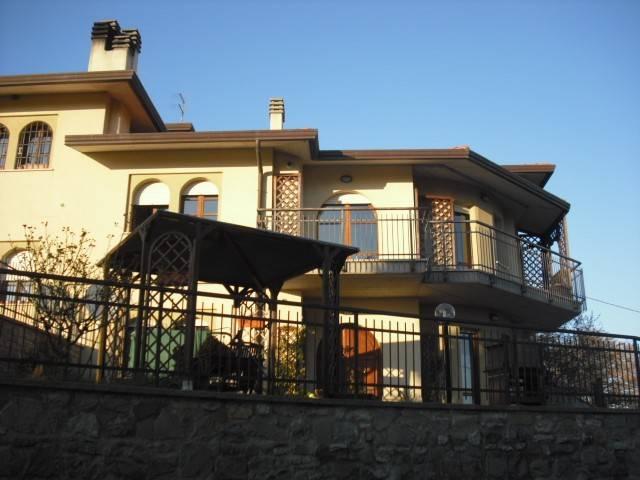 Appartamento in vendita a Passignano Sul Trasimeno, Umbria