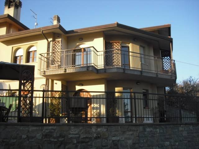 Appartamento in vendita a Passignano Sul Trasimeno, Umbria