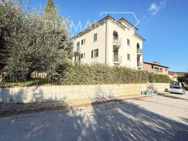Appartamento in vendita a Passignano Sul Trasimeno, Umbria