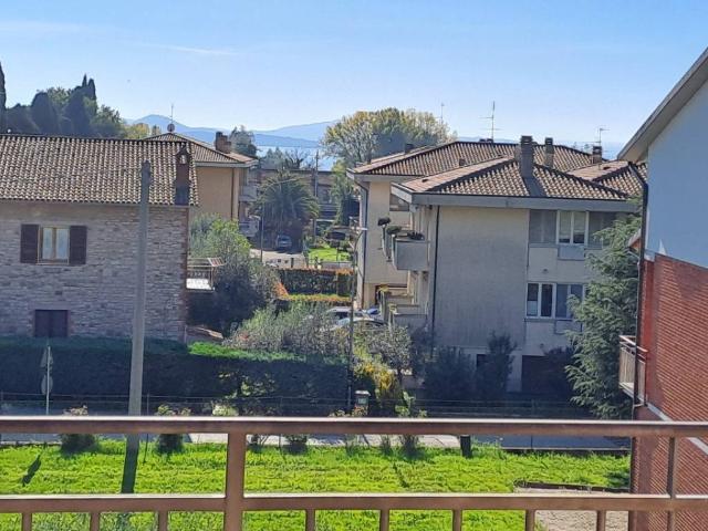 Appartamento in vendita a Cerqueto, Passignano Sul Trasimeno