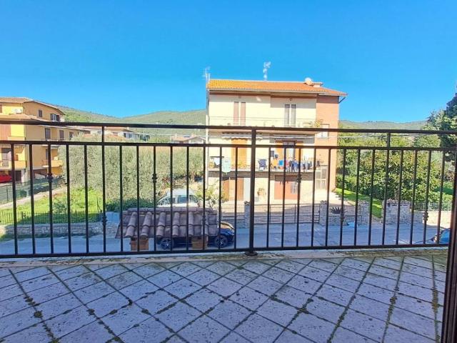 Appartamento in vendita a Cerqueto, Passignano Sul Trasimeno