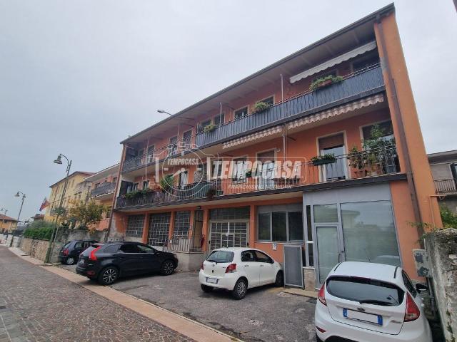Appartamento in vendita a Pastrengo, Veneto