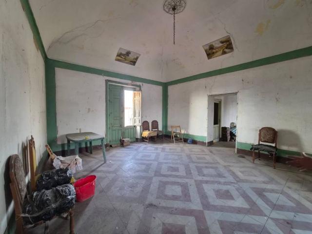 Appartamento in vendita a Paternò, Catania