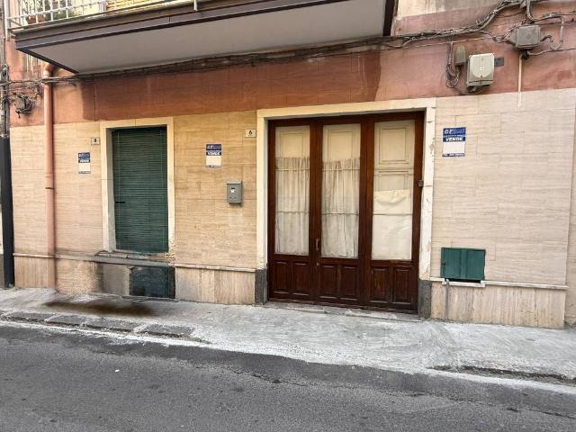 Appartamento in vendita a Paternò, Catania