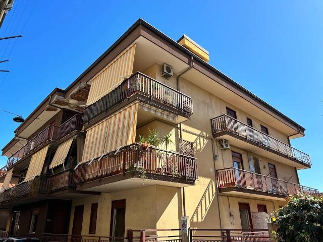 Appartamento in vendita a Paternò, Catania