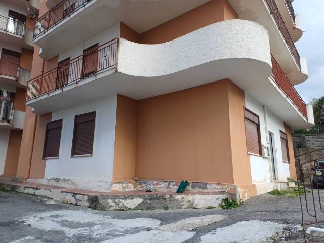 Appartamento in vendita a Carasi, Patti