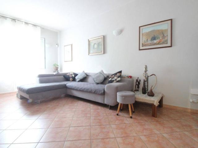 Appartamento in vendita a Vallone, Pavia
