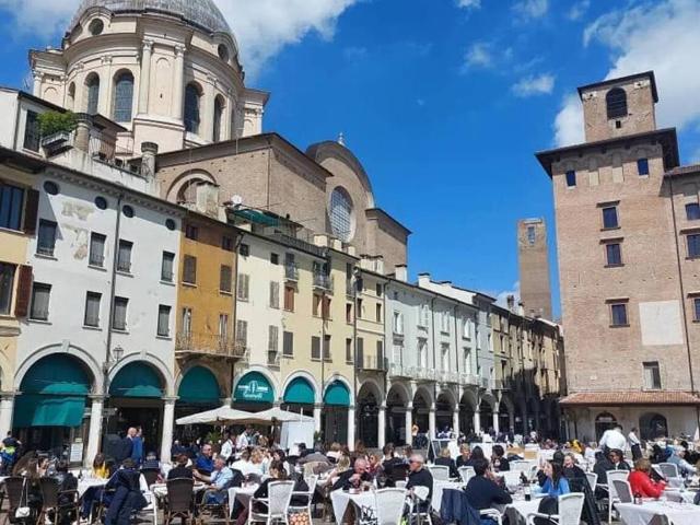 Appartamento in vendita a Pavia, Lombardia