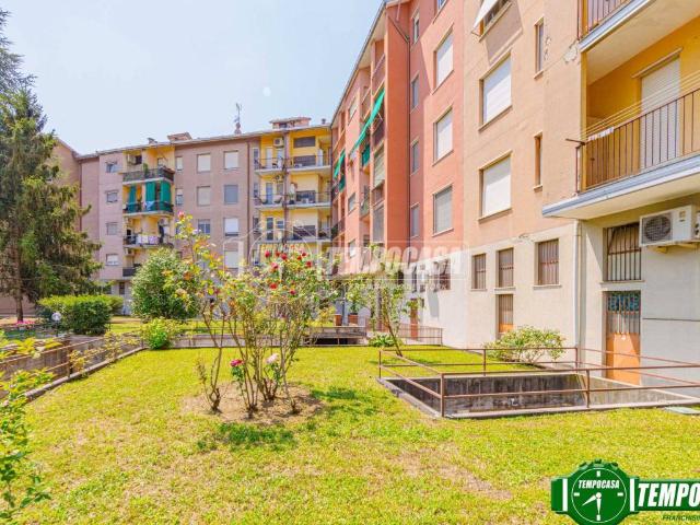 Appartamento in vendita a Pavia, Lombardia