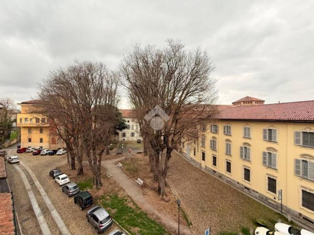 Appartamento in vendita a Pavia, Lombardia