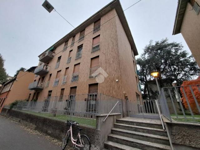 Appartamento in vendita a Pavia, Lombardia