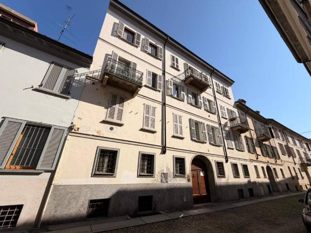 Appartamento in vendita a Pavia, Lombardia