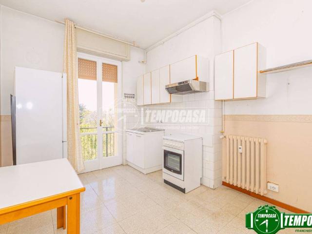 Appartamento in vendita a Pavia, Lombardia