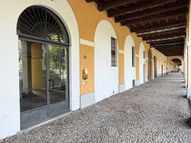 Appartamento in vendita a Pavia, Lombardia