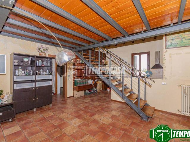 Appartamento in vendita a Pavia, Lombardia