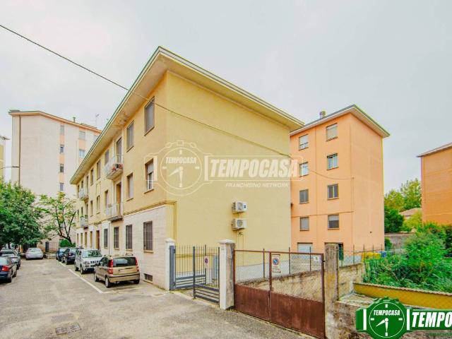 Appartamento in vendita a Pavia, Lombardia