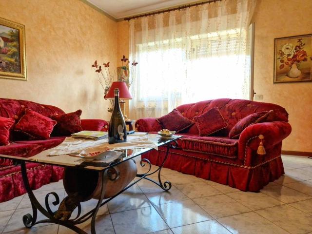 Appartamento in vendita a Pedara, Catania