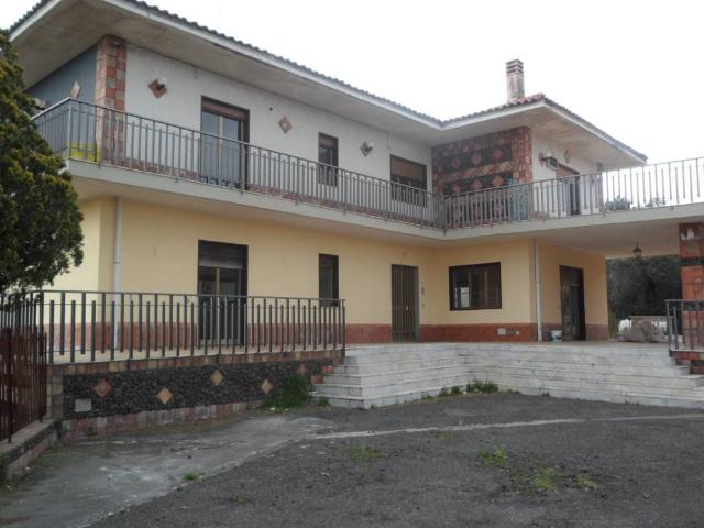 Appartamento in vendita a Pedara, Catania