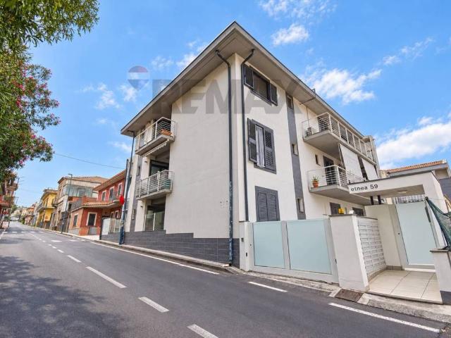 Appartamento in vendita a Pedara, Catania