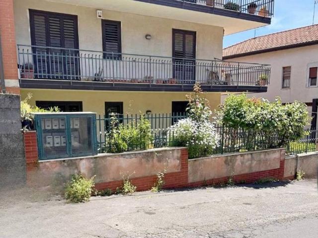 Appartamento in vendita a Pedara, Catania