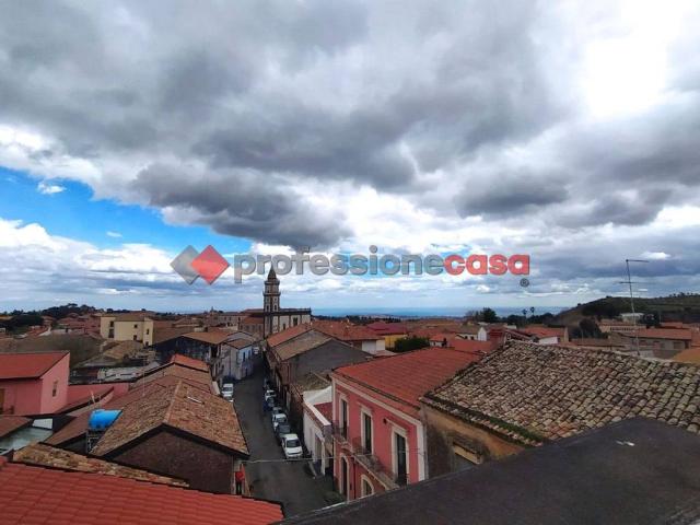 Appartamento in vendita a Pedara, Catania