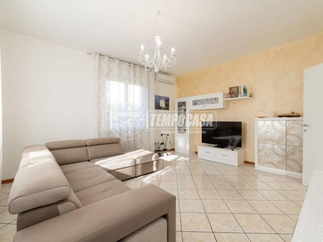 Appartamento in vendita a Pedrengo, Lombardia