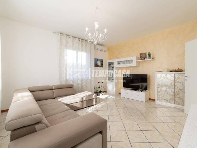 Appartamento in vendita a Pedrengo, Lombardia
