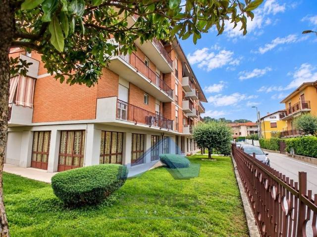 Appartamento in vendita a Pedrengo, Bergamo