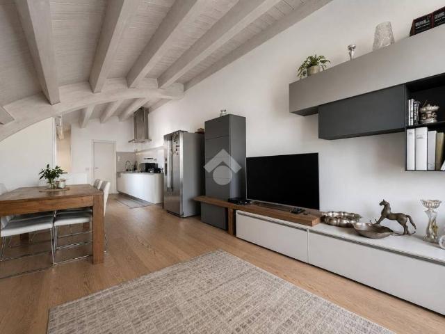 Appartamento in vendita a Pedrengo, Lombardia