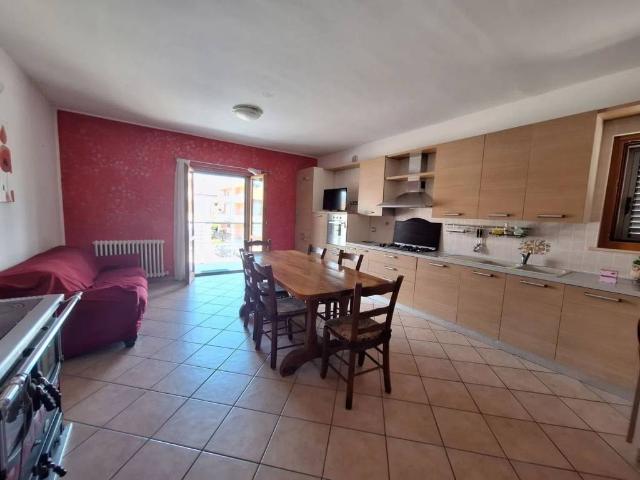 Appartamento in vendita a Basciano, Abruzzo