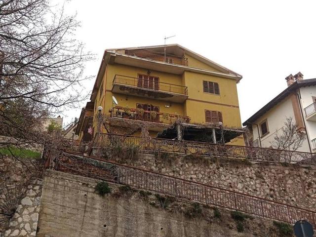 Appartamento in vendita a Pereto, Abruzzo