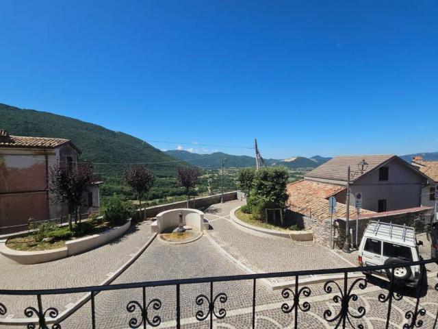 Appartamento in vendita a Pereto, Abruzzo