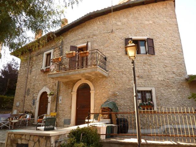 Appartamento in vendita a Pereto, Abruzzo