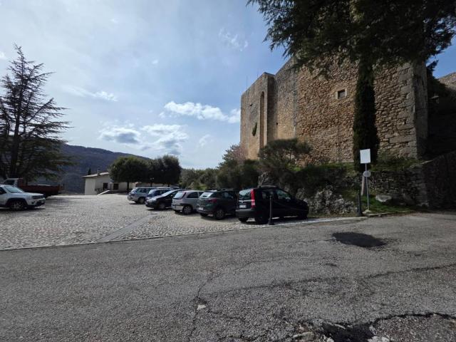 Appartamento in vendita a Pereto, Abruzzo